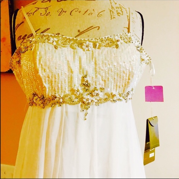 NWT Women’s XS White Sequined Wedding Dress - Picture 2 of 6